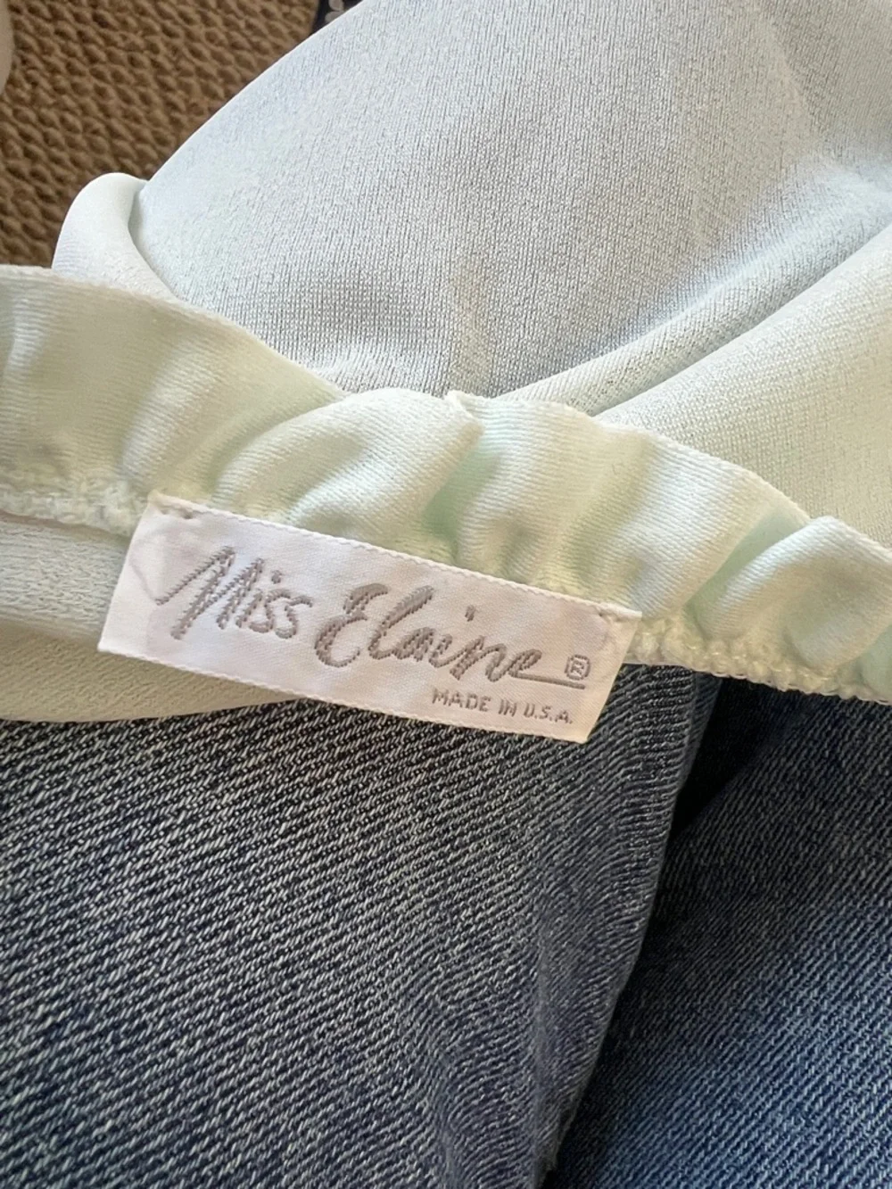 Vintage 1980s Miss Elaine Robe Pale Blue Floral Embroidered Ruffle nylon robe - Picture 6 of 7